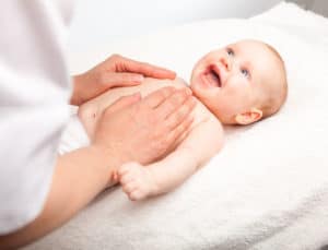 Massage de bébé - Corps et Santé