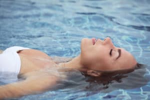 Relaxation : découvrez le Watsu pour un moment de détente aquatique