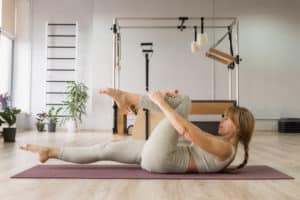 Scoliose : les exercices de la méthode Pilates sont-ils efficaces ?