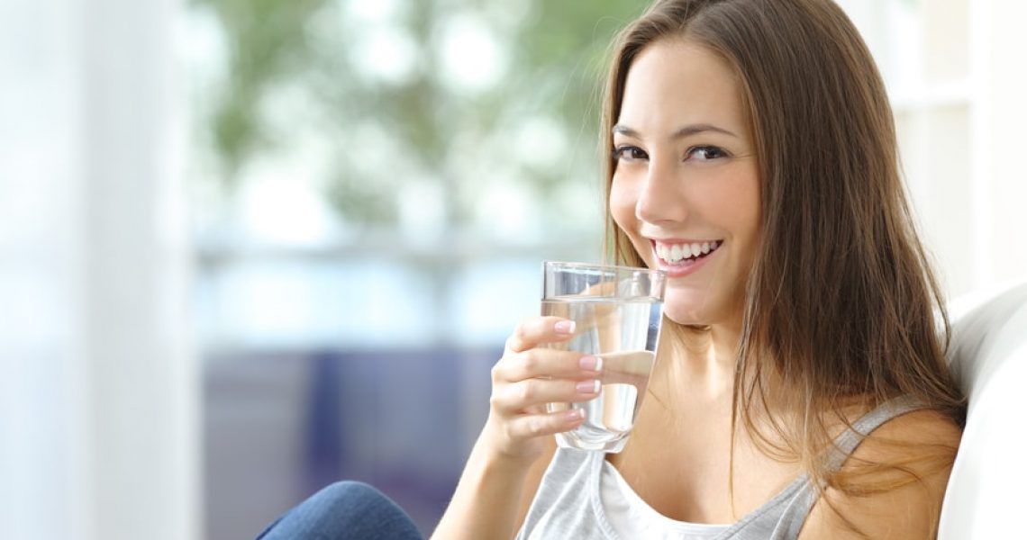 Minérale, gazeuse, du robinet : boire de l’eau oui, mais laquelle choisir ?