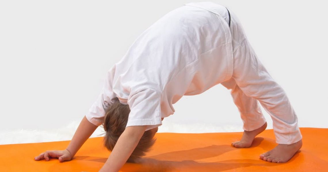 Les bienfaits du Yoga chez les enfants - Corps et Santé
